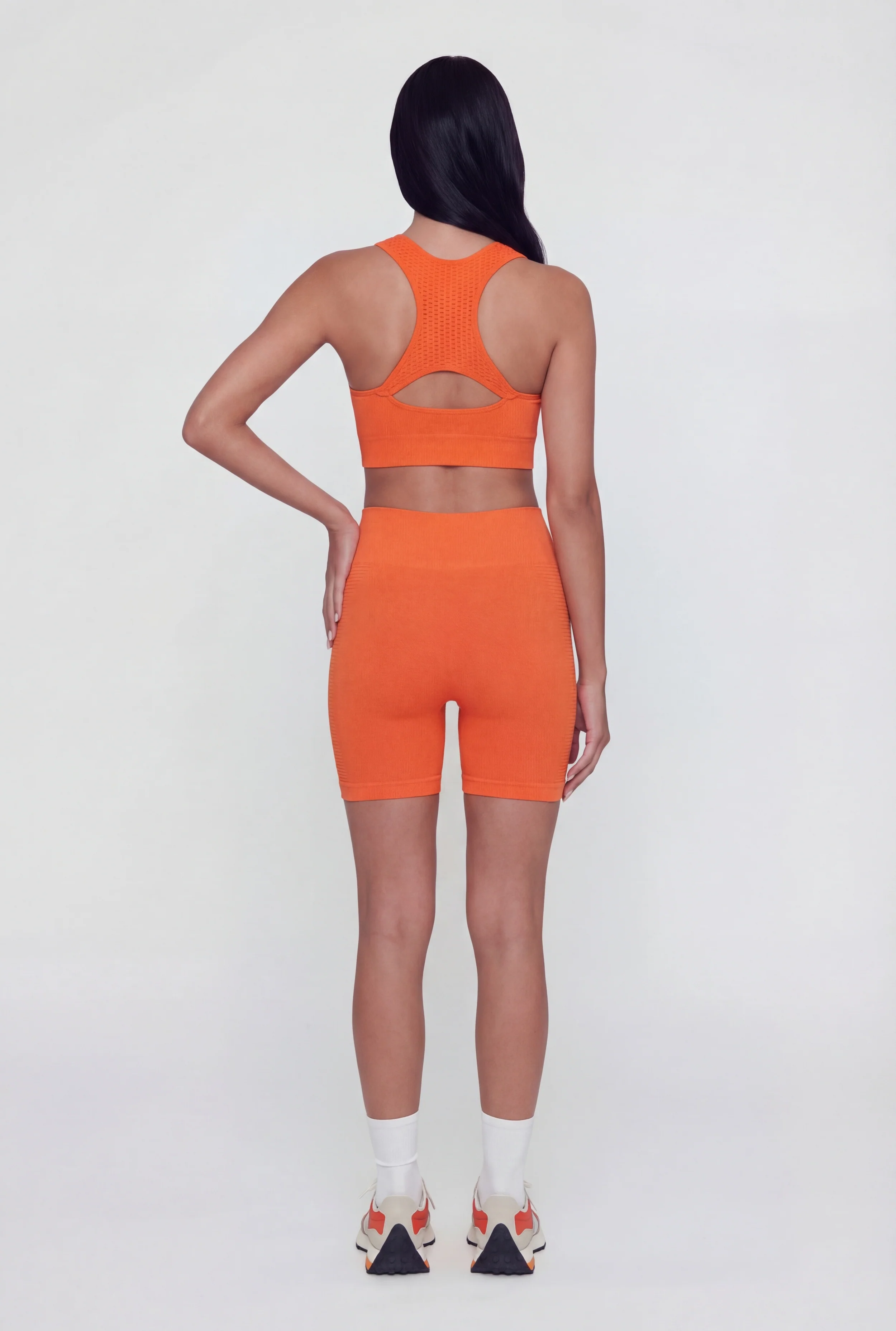 Seamless Cropped Keyhole Racerback Tank Top - Image 3