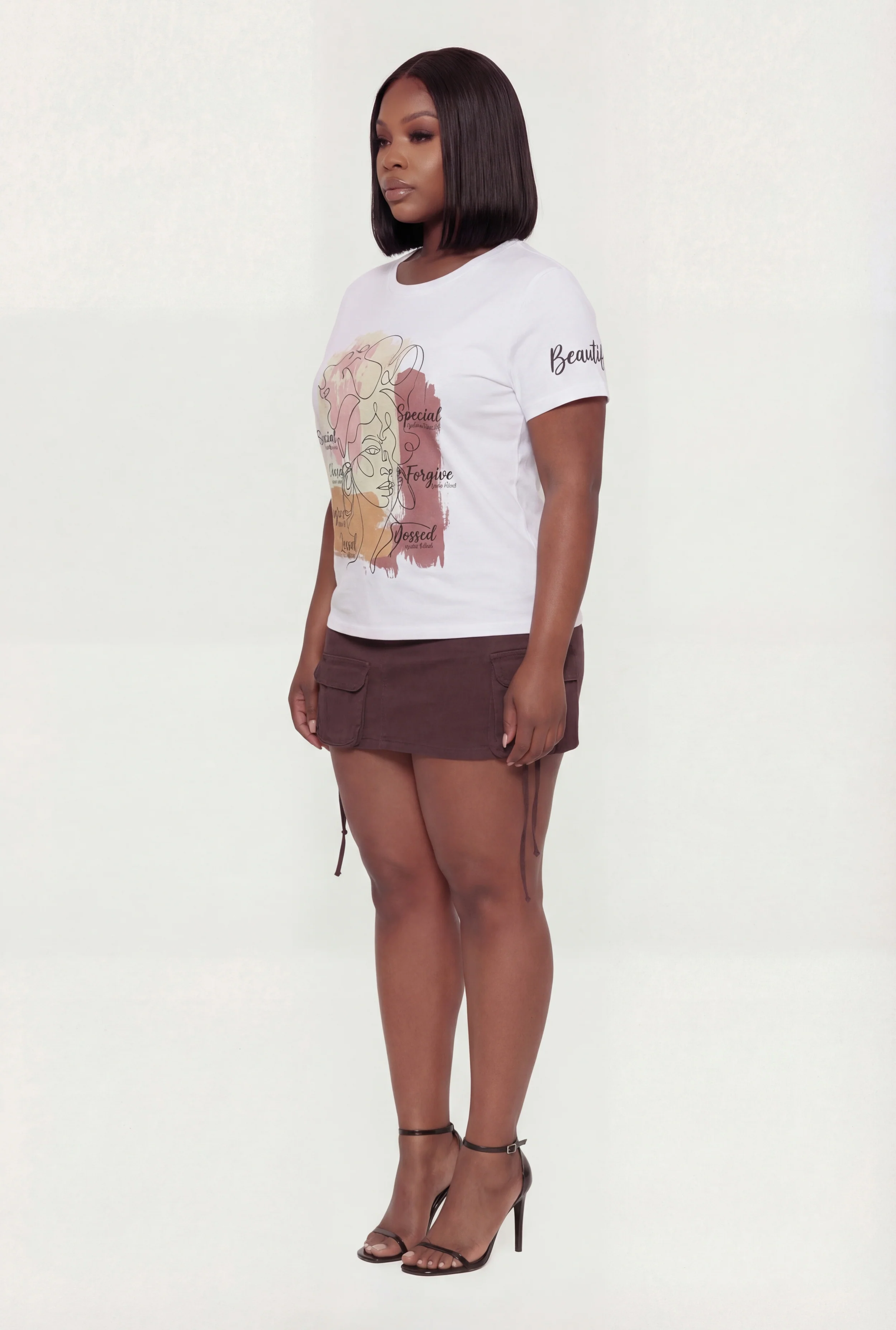 Plus Size Face Contour Graphic Tee - Image 3