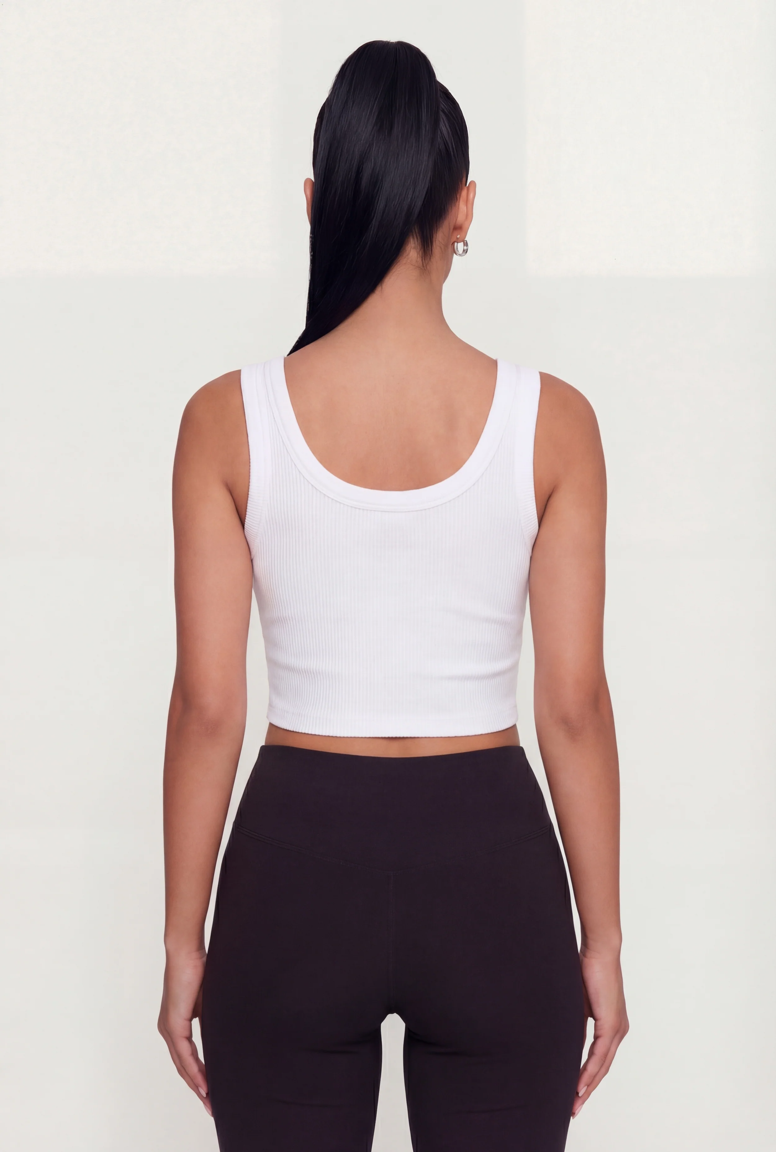 Scoop Neck Seamless Cropped Tank Top - Image 5