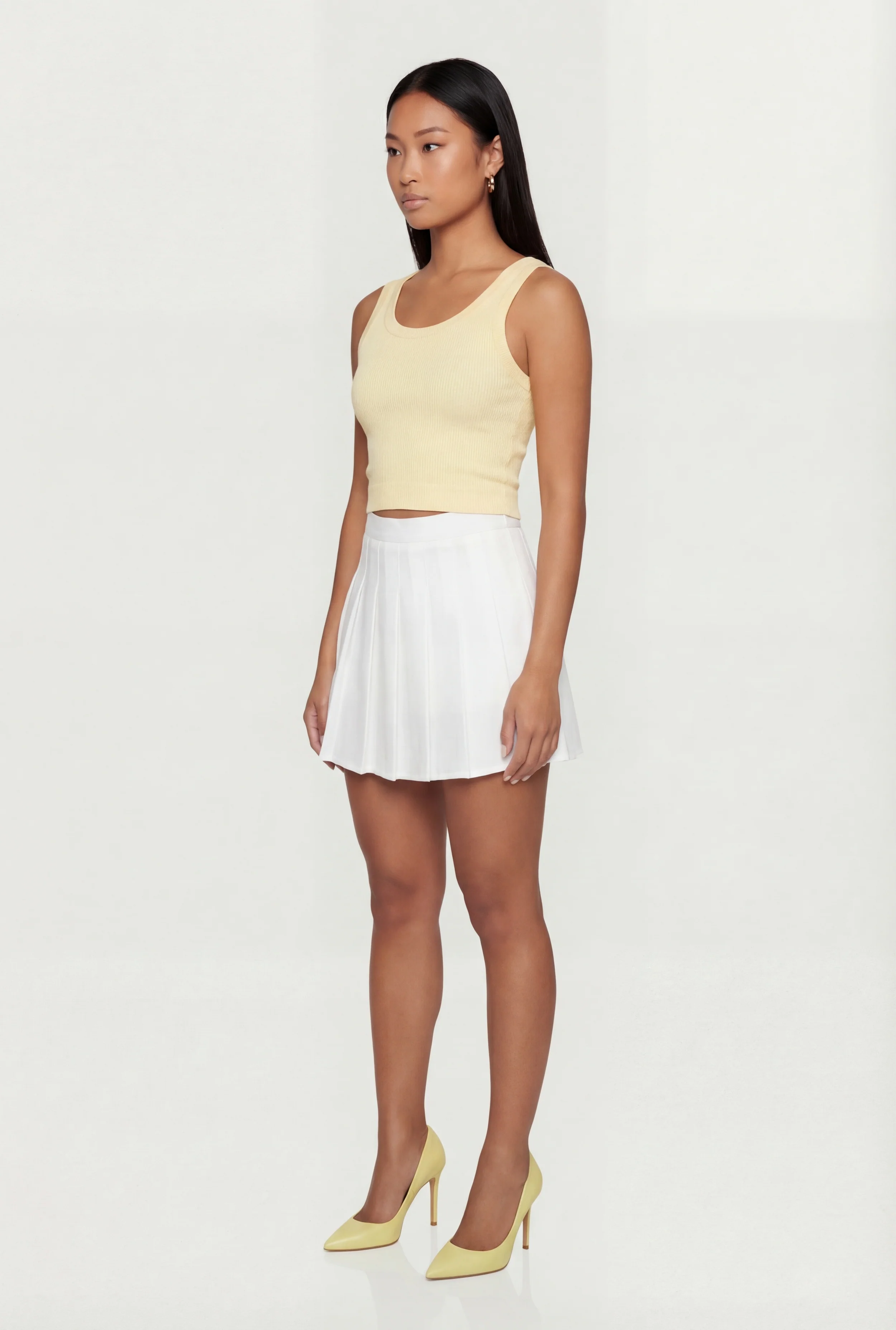 Scoop Neck Seamless Cropped Tank Top - Image 3